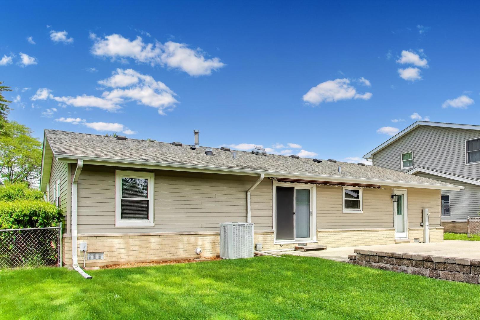 241 Brookhaven Drive, Elk Grove Village, IL 60007