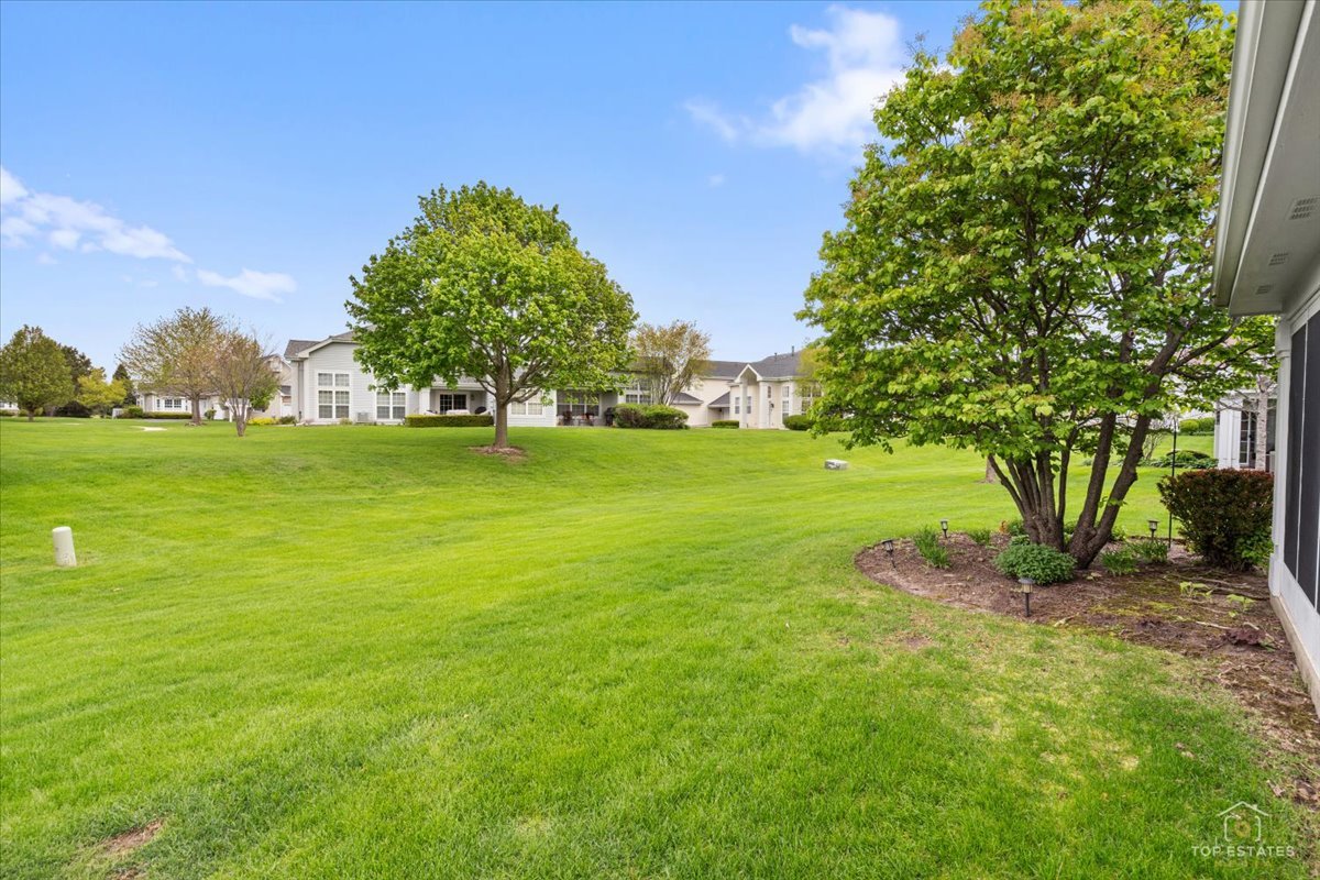9430 Lenox Lane, Lakewood, IL 60014