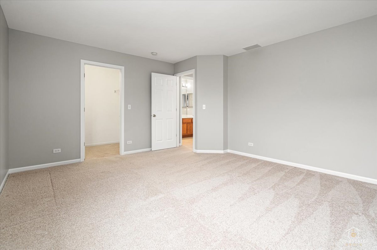 9430 Lenox Lane, Lakewood, IL 60014