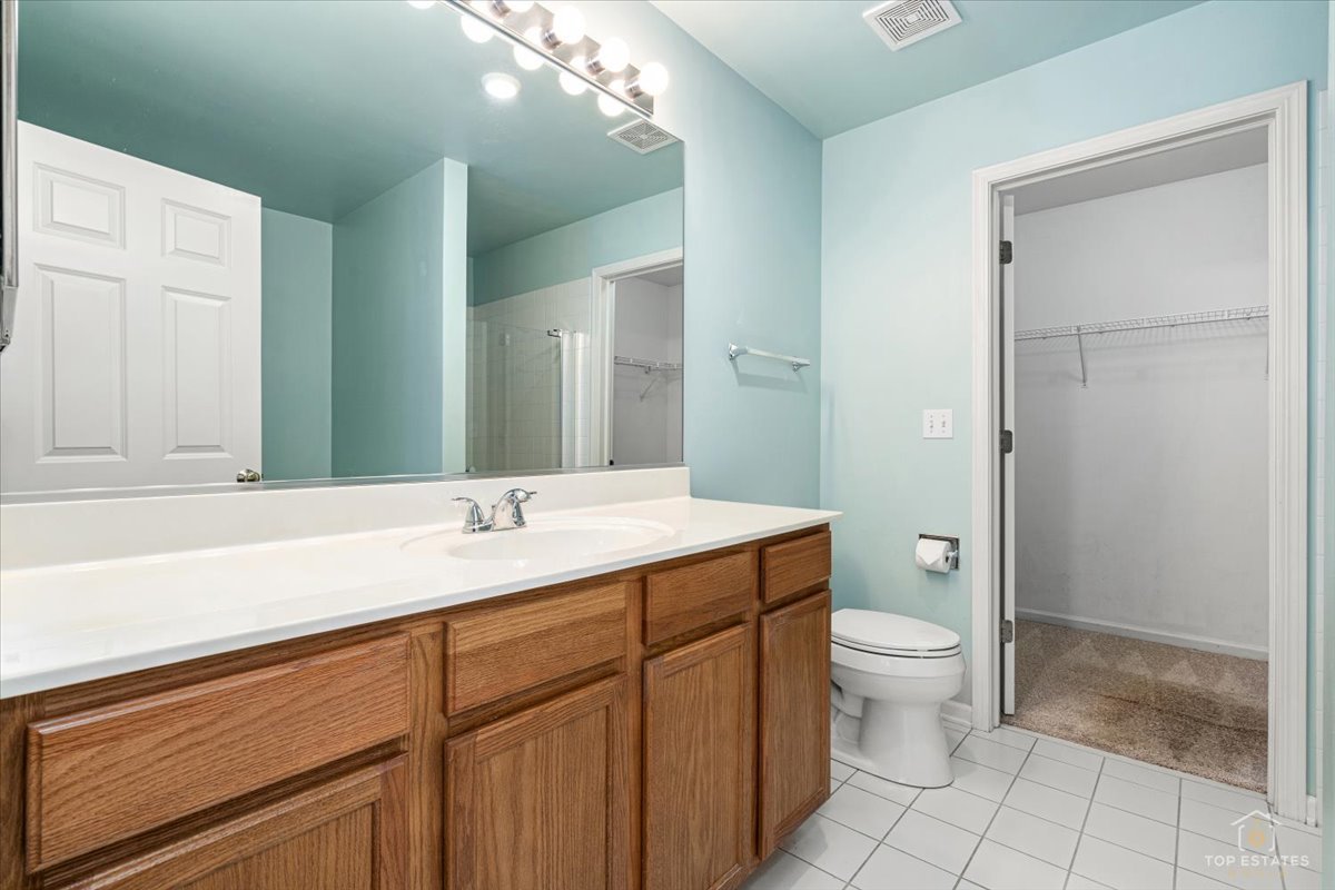 9430 Lenox Lane, Lakewood, IL 60014