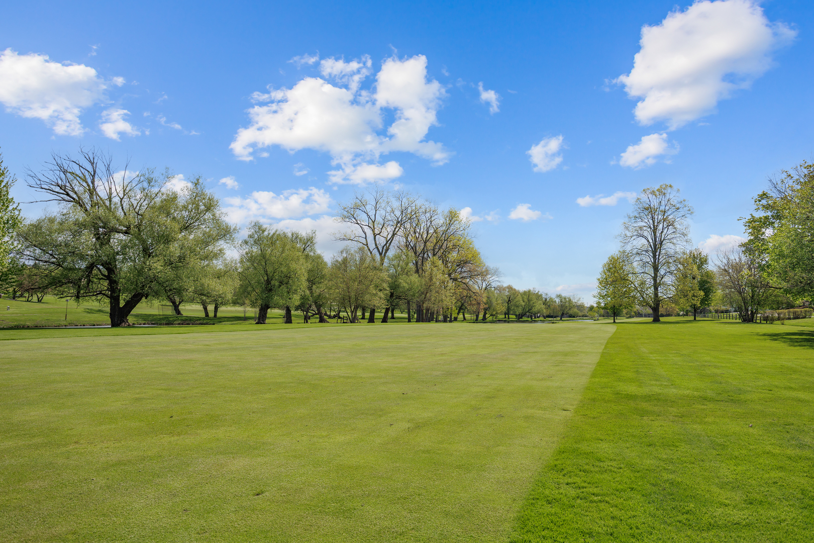 939 Chase Court, Gurnee, IL 60031
