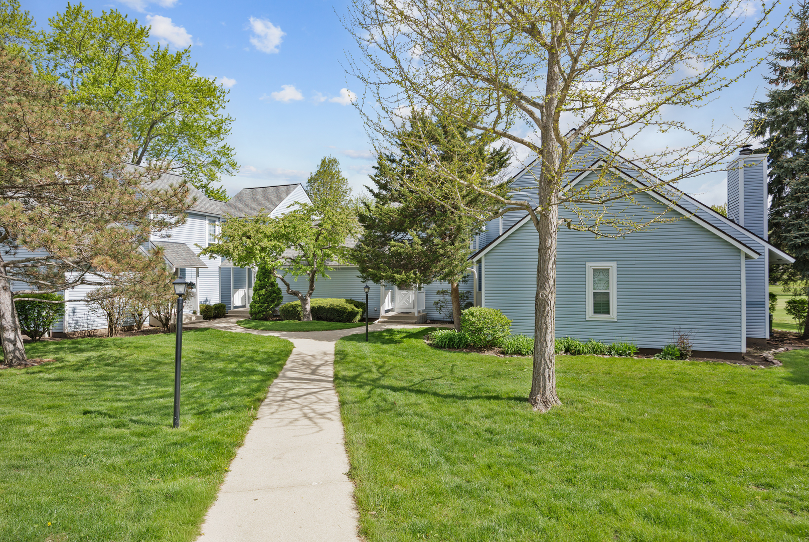 939 Chase Court, Gurnee, IL 60031