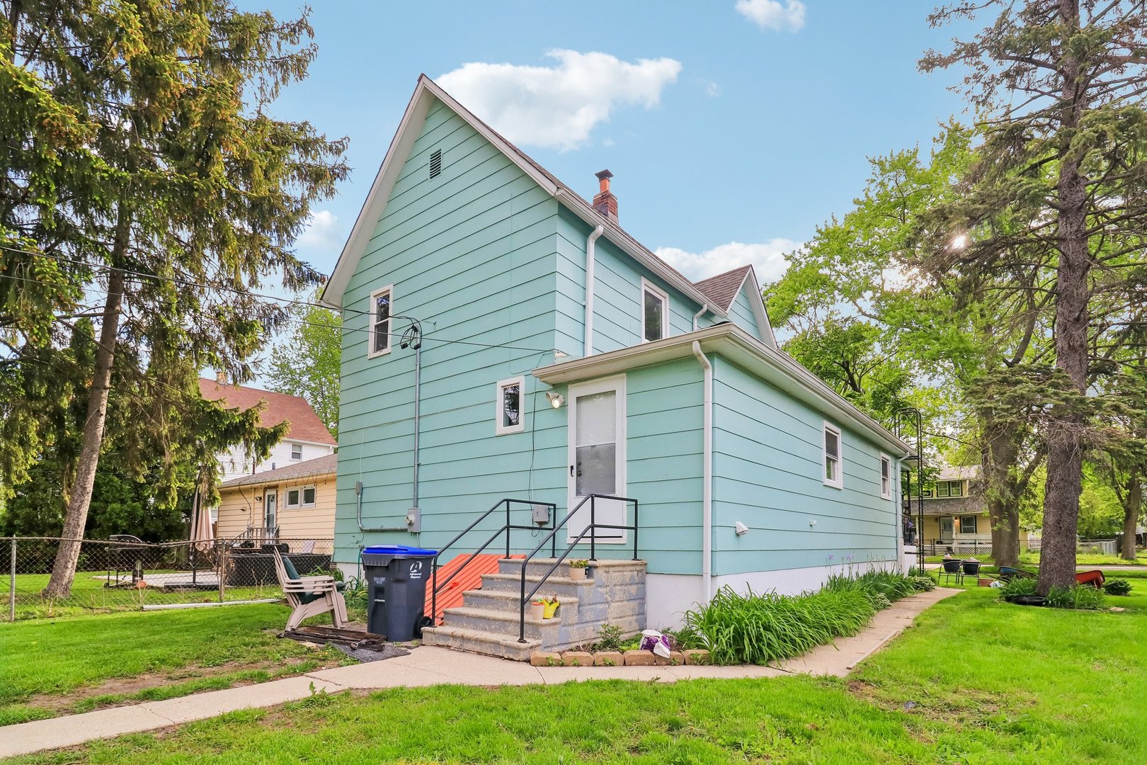 2910 Ezekiel Avenue, Zion, IL 60099