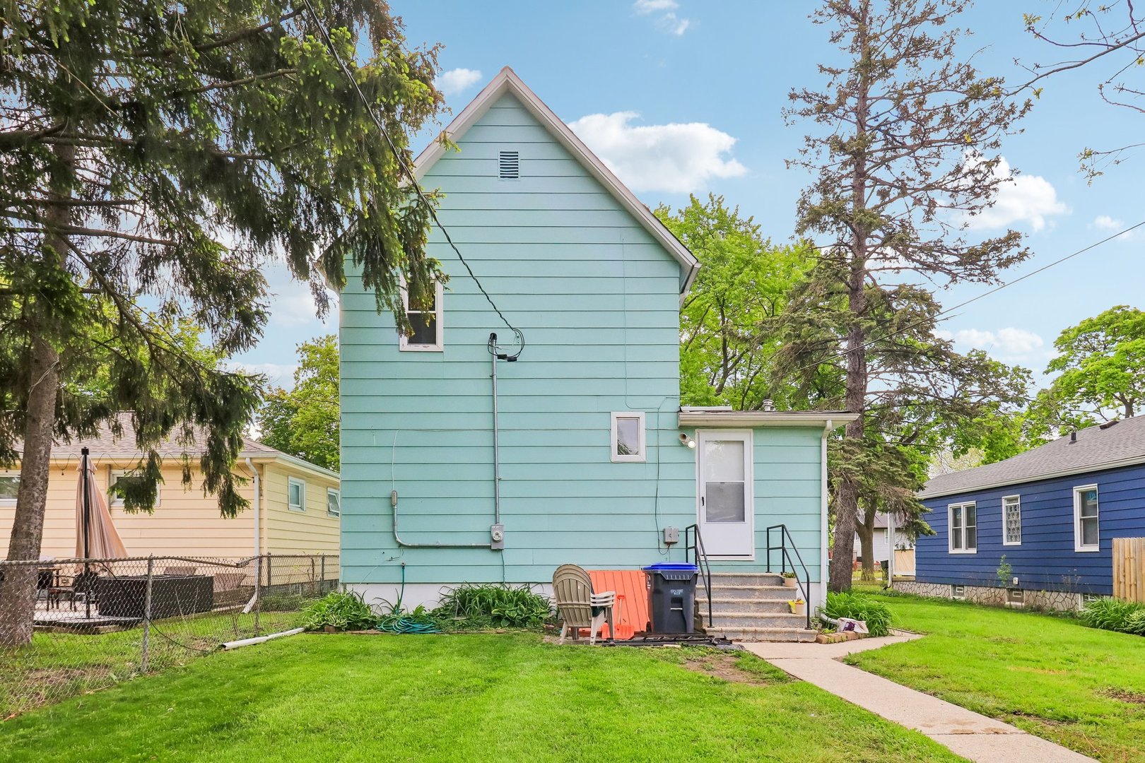 2910 Ezekiel Avenue, Zion, IL 60099