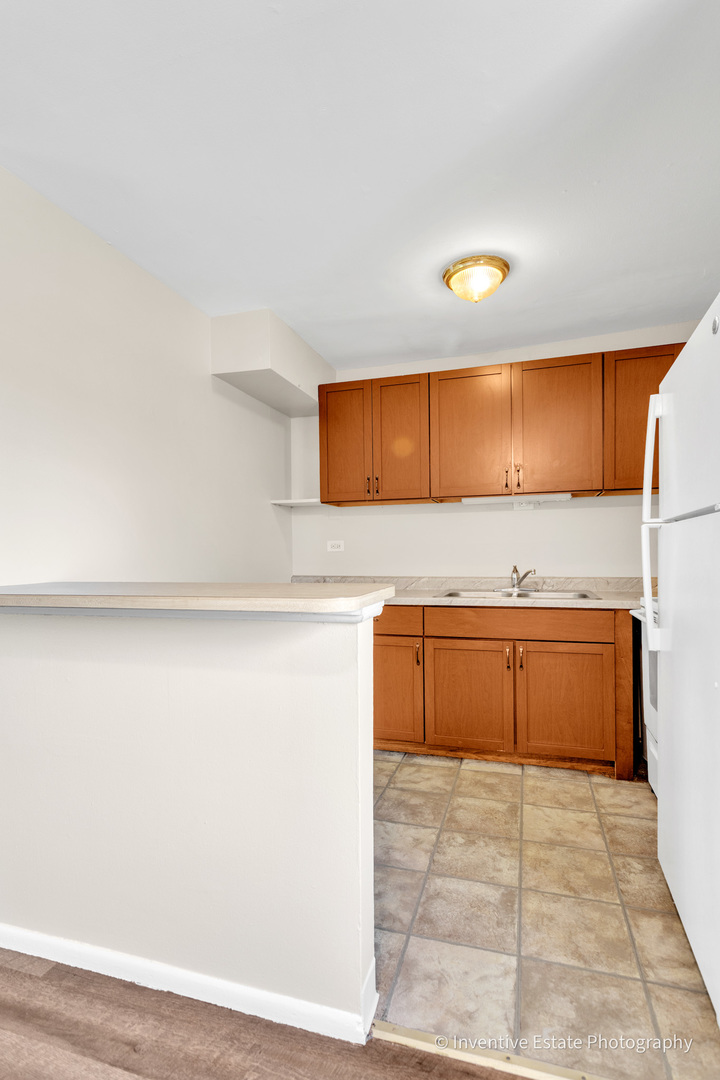 2506 Algonquin Road #18, Rolling Meadows, IL 60008