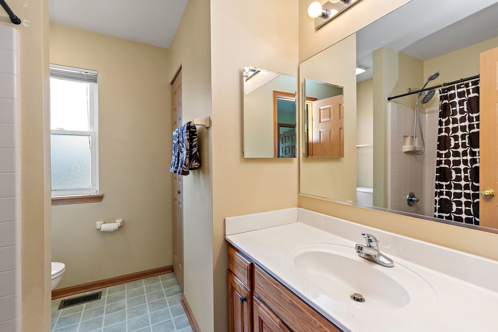 10665 Painted Desert Court, Huntley, IL 60142