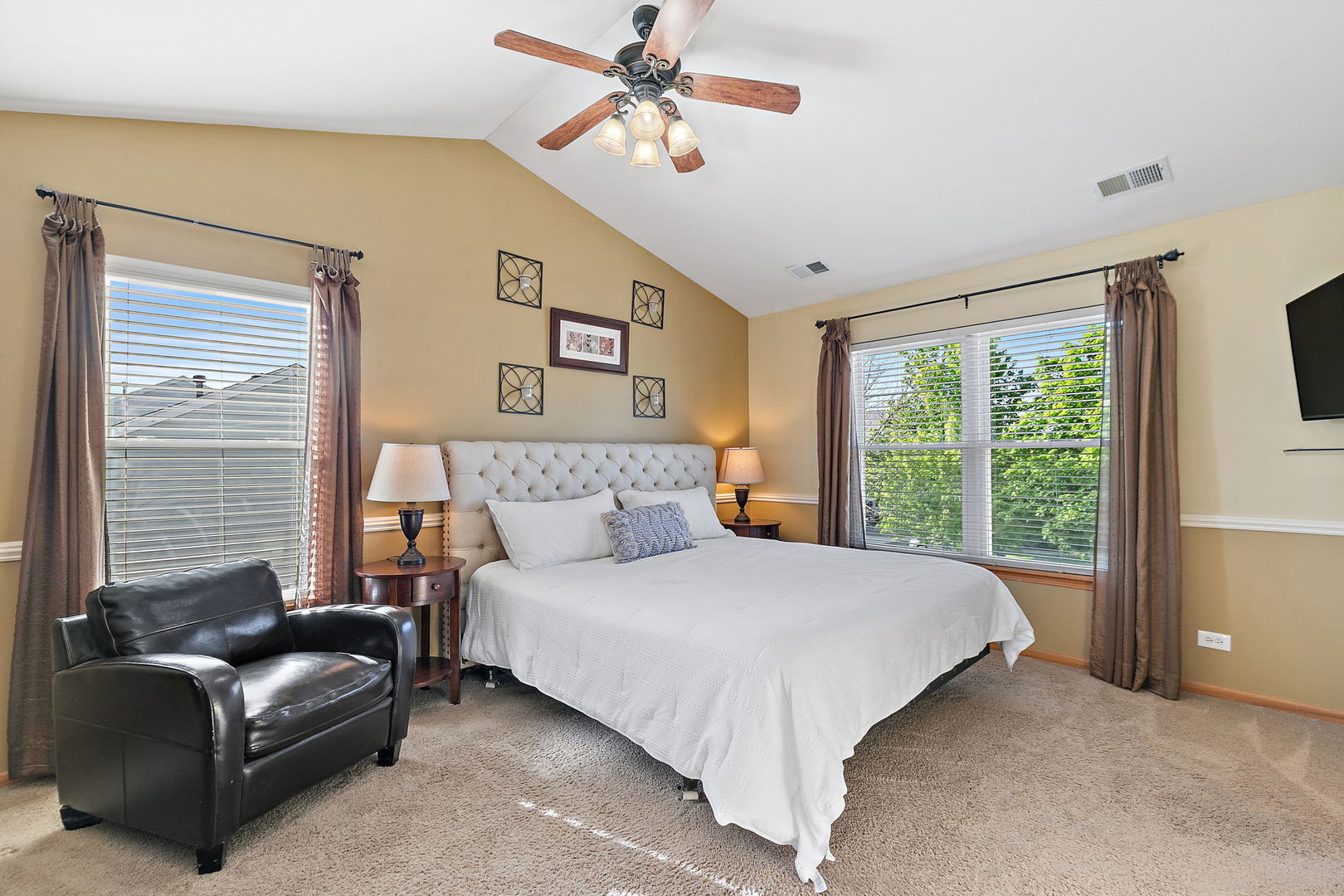 10665 Painted Desert Court, Huntley, IL 60142