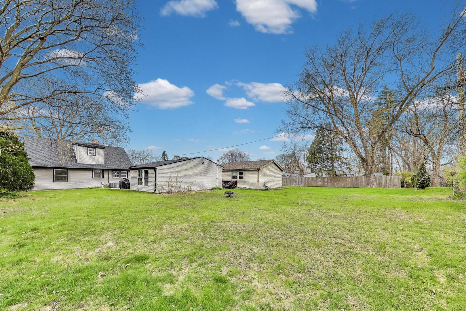 139 S Quentin Road, Palatine, IL 60067