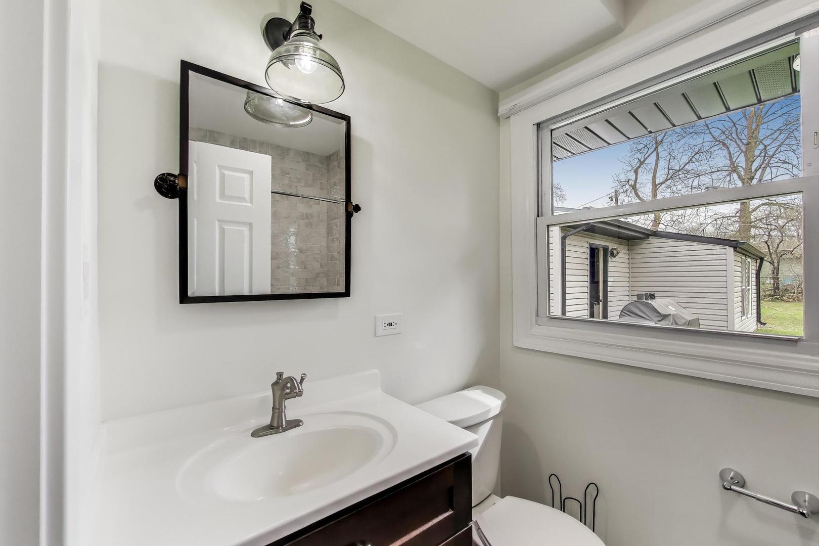 139 S Quentin Road, Palatine, IL 60067
