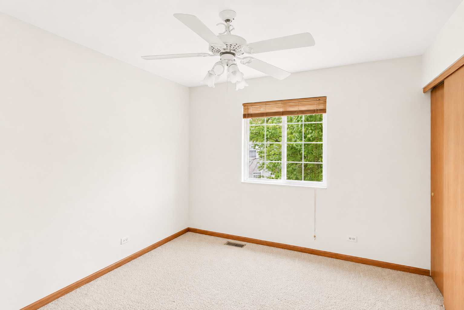 360 Thomas Drive, West Chicago, IL 60185
