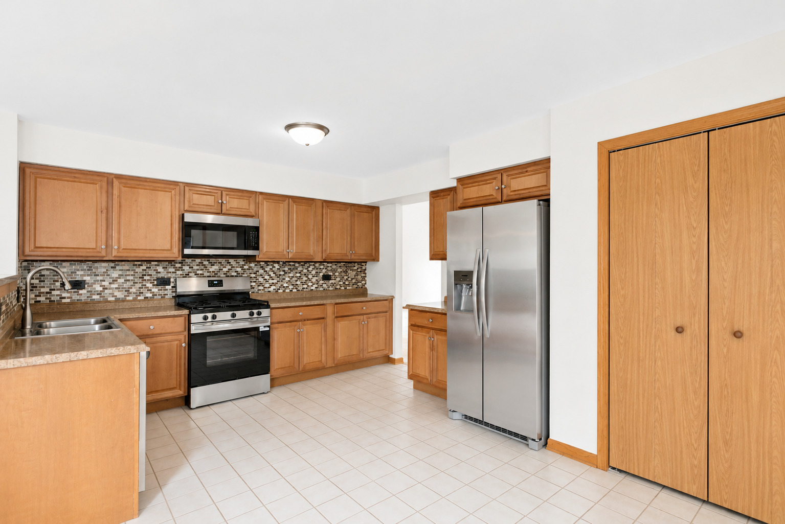 360 Thomas Drive, West Chicago, IL 60185