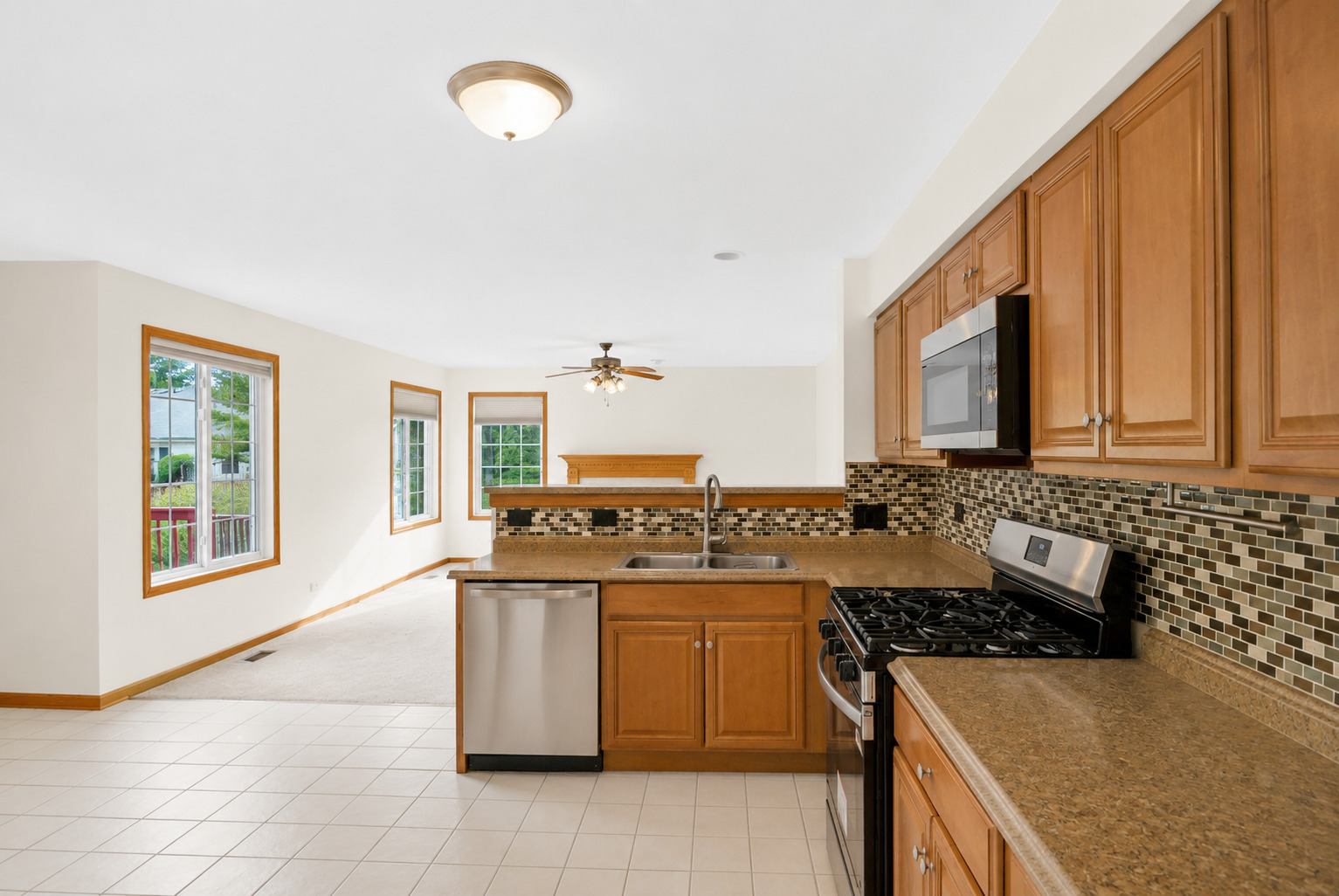 360 Thomas Drive, West Chicago, IL 60185