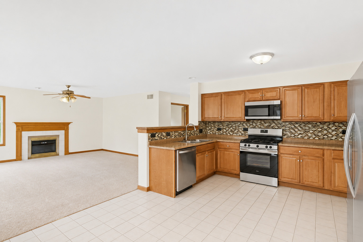 360 Thomas Drive, West Chicago, IL 60185