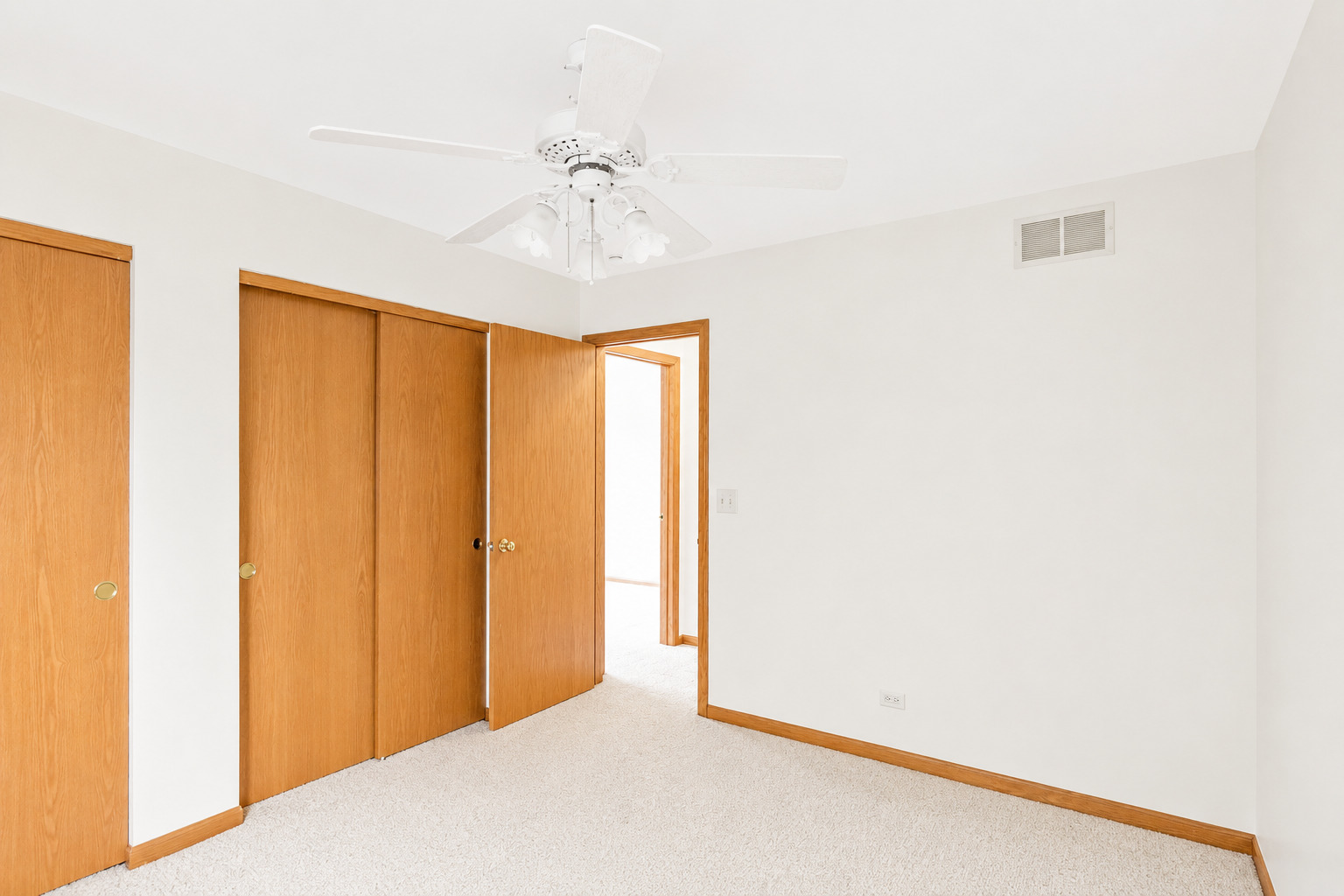 360 Thomas Drive, West Chicago, IL 60185