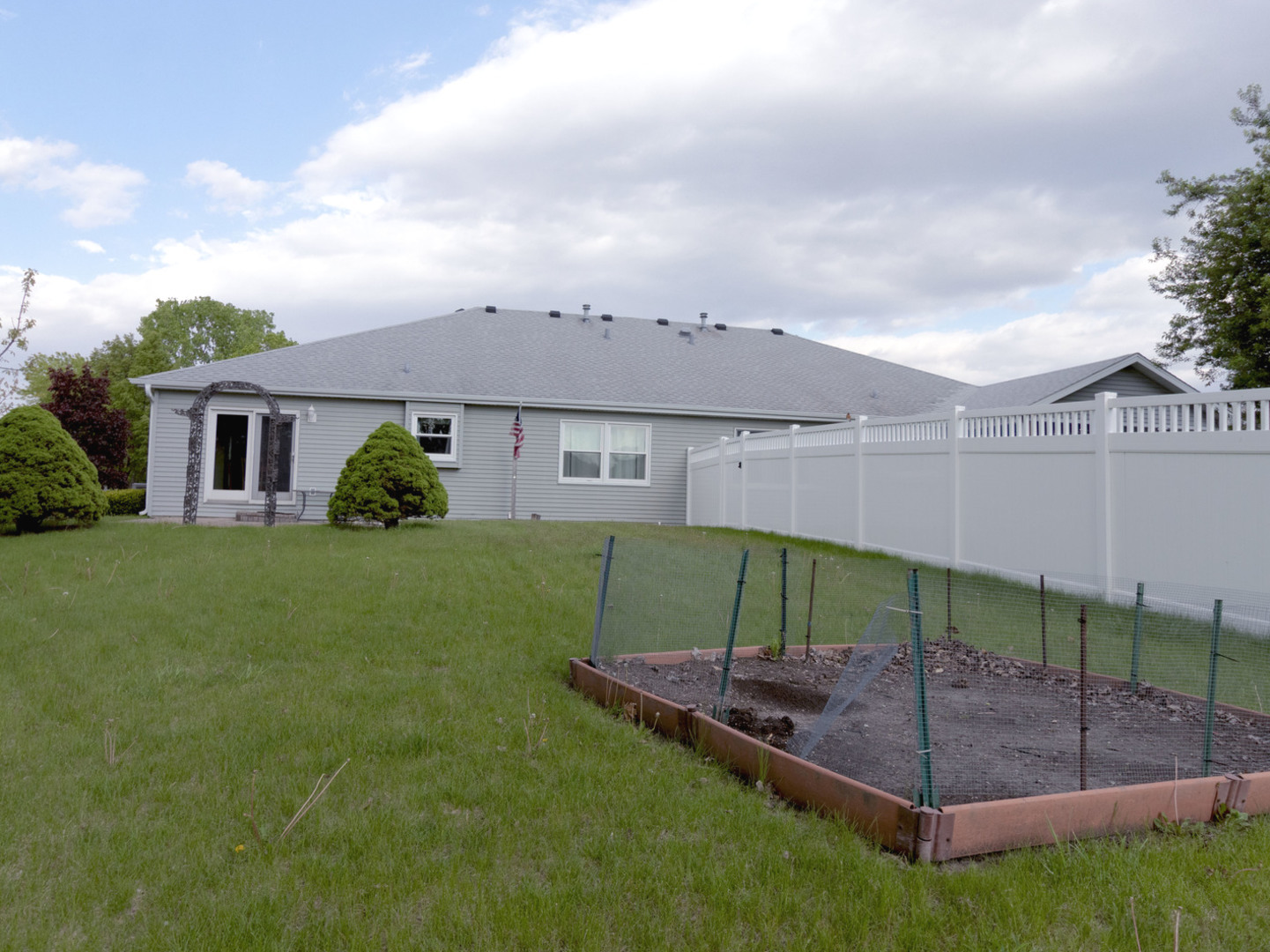 607 Flanagan Drive #B, Minooka, IL 60447