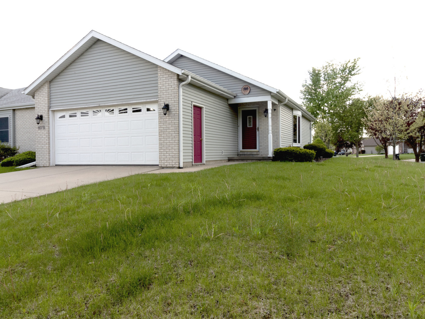 607 Flanagan Drive #B, Minooka, IL 60447
