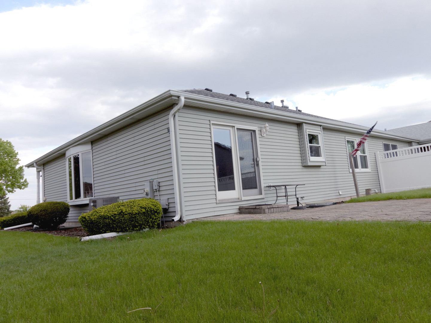 607 Flanagan Drive #B, Minooka, IL 60447
