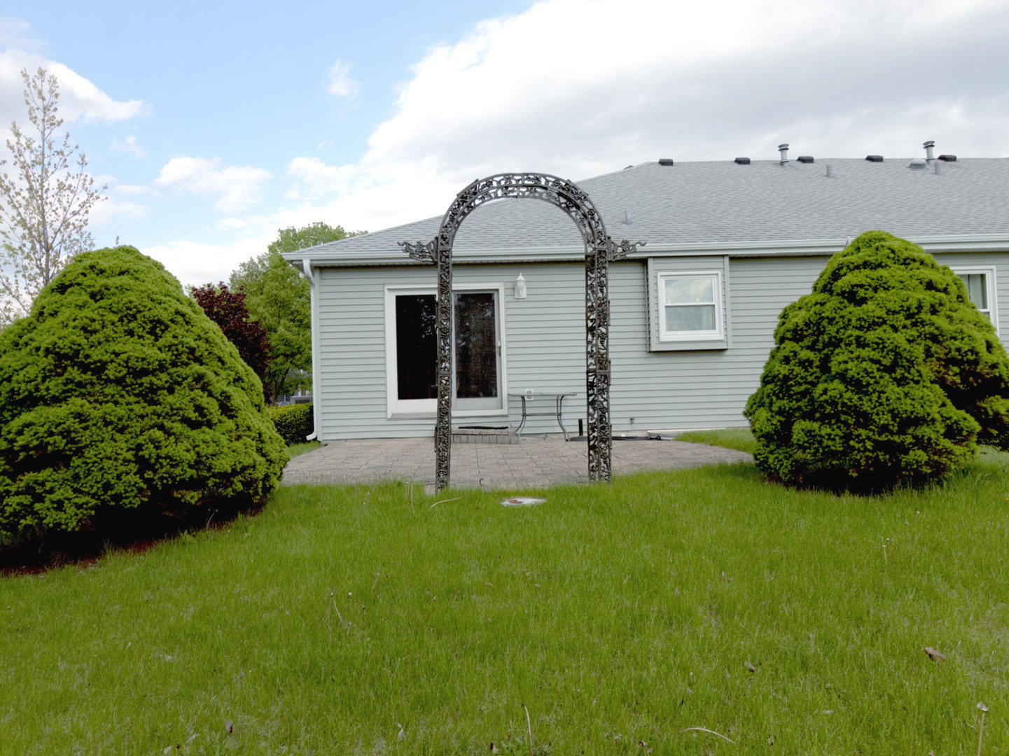607 Flanagan Drive #B, Minooka, IL 60447
