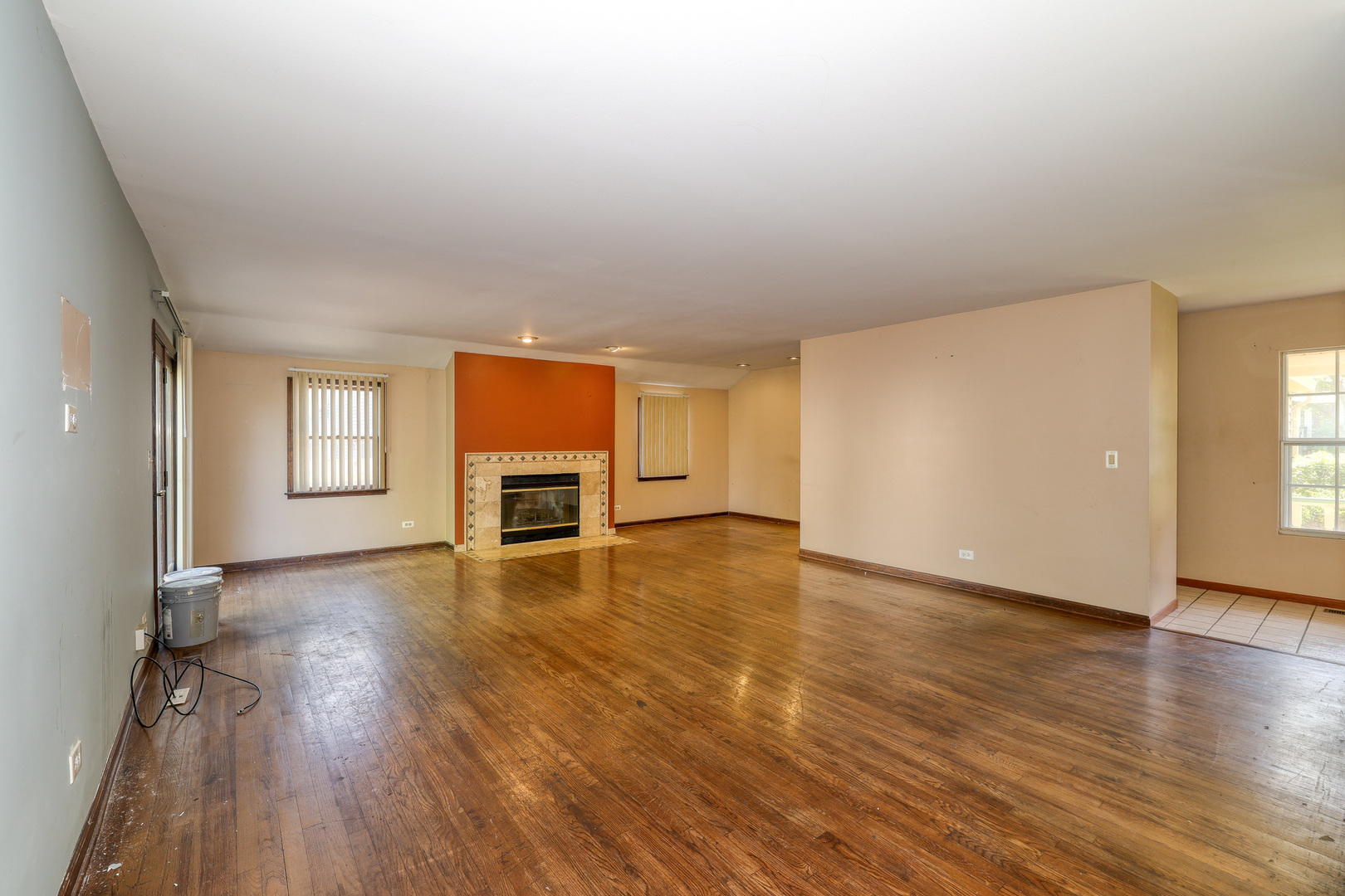 130 Canton Lane, Streamwood, IL 60107