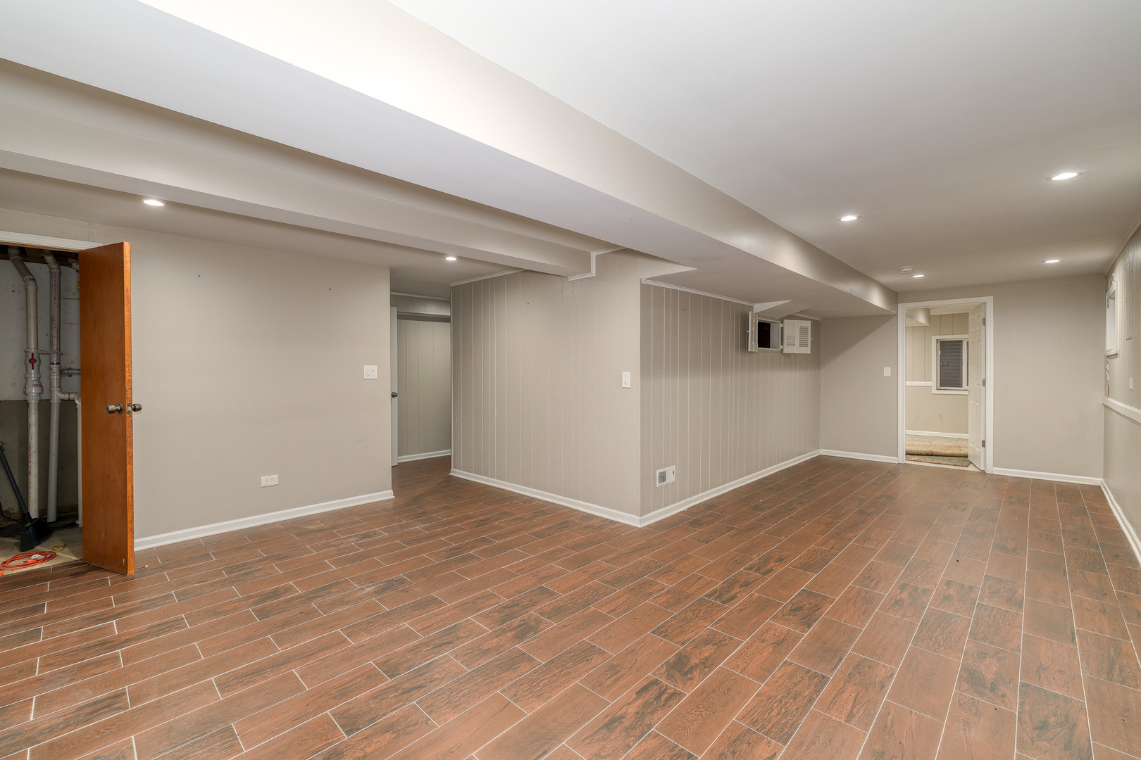 130 Canton Lane, Streamwood, IL 60107
