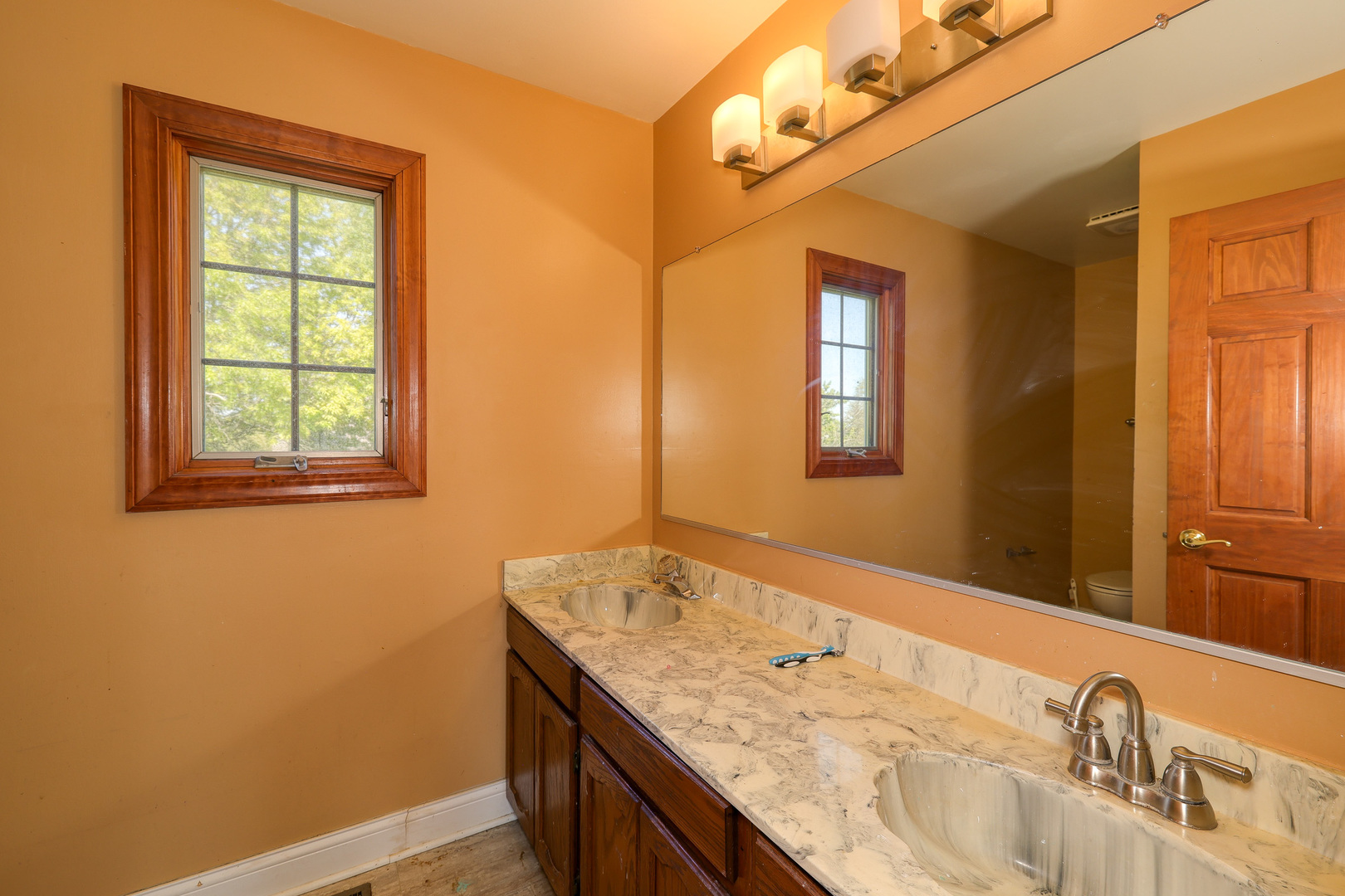 130 Canton Lane, Streamwood, IL 60107