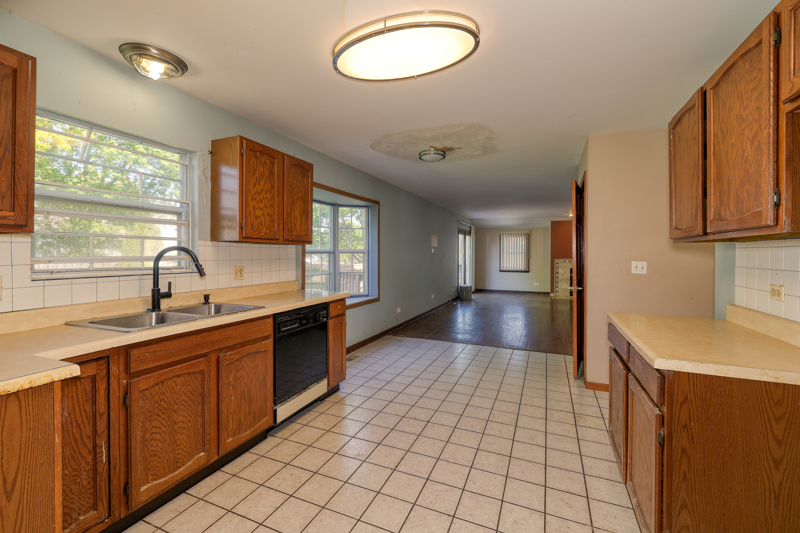 130 Canton Lane, Streamwood, IL 60107