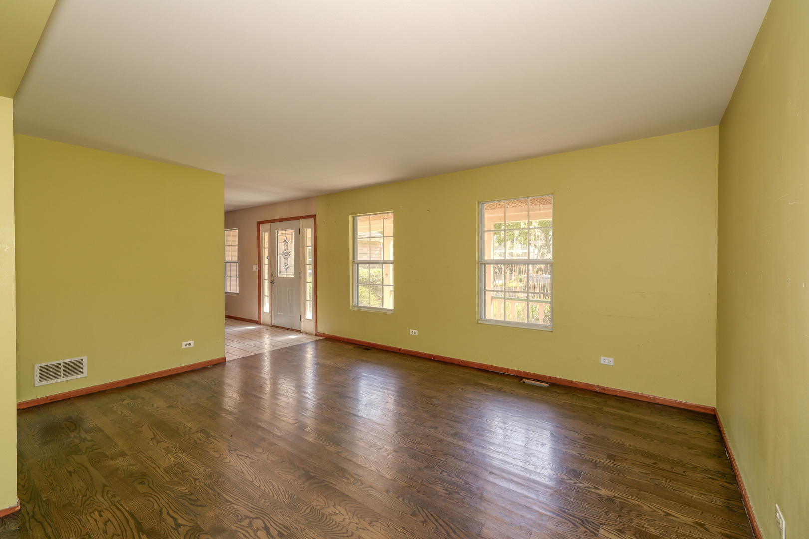 130 Canton Lane, Streamwood, IL 60107