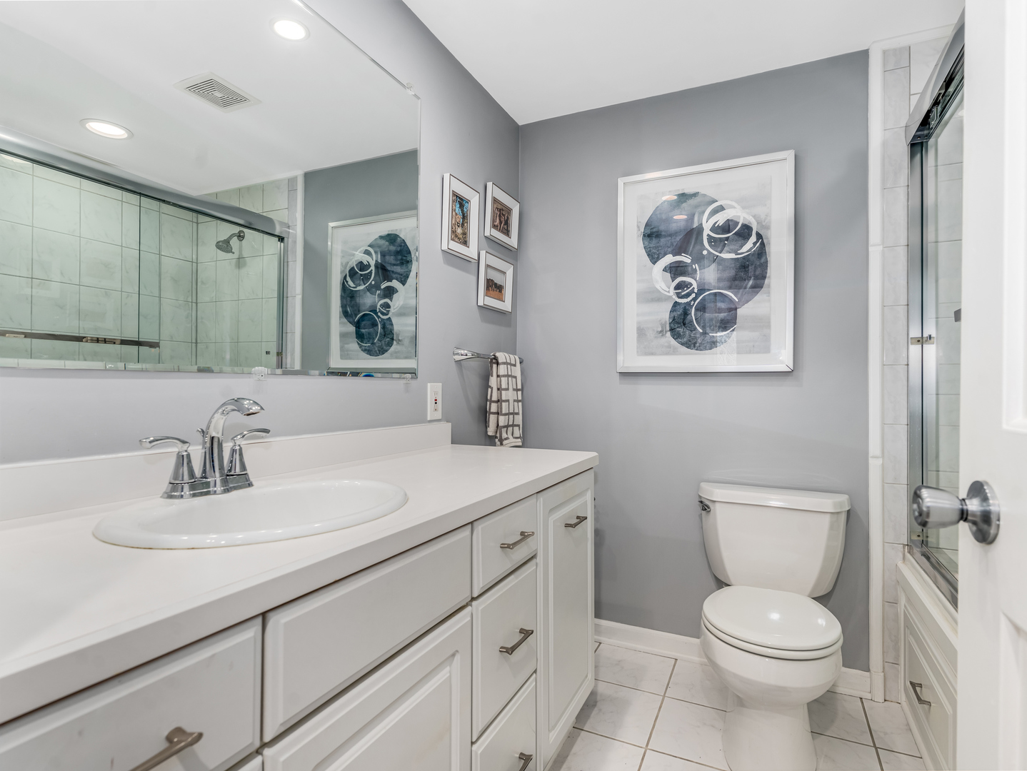 1813 Clyde Drive, Naperville, IL 60565