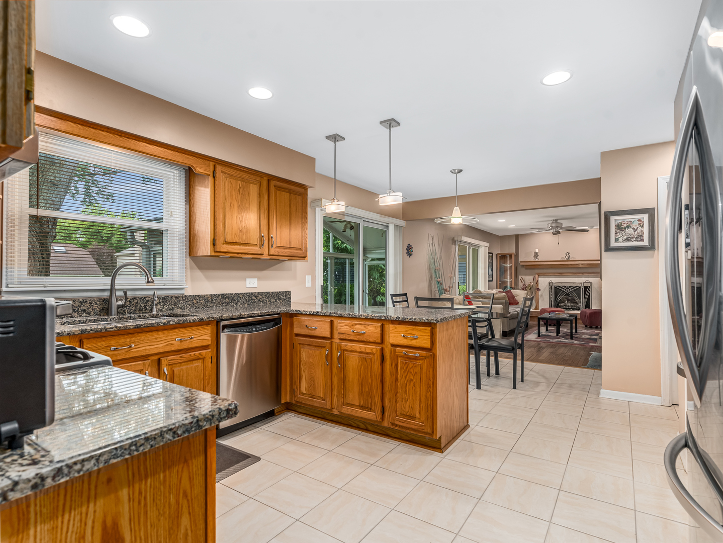 1813 Clyde Drive, Naperville, IL 60565