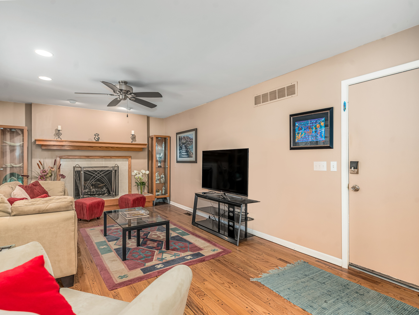1813 Clyde Drive, Naperville, IL 60565