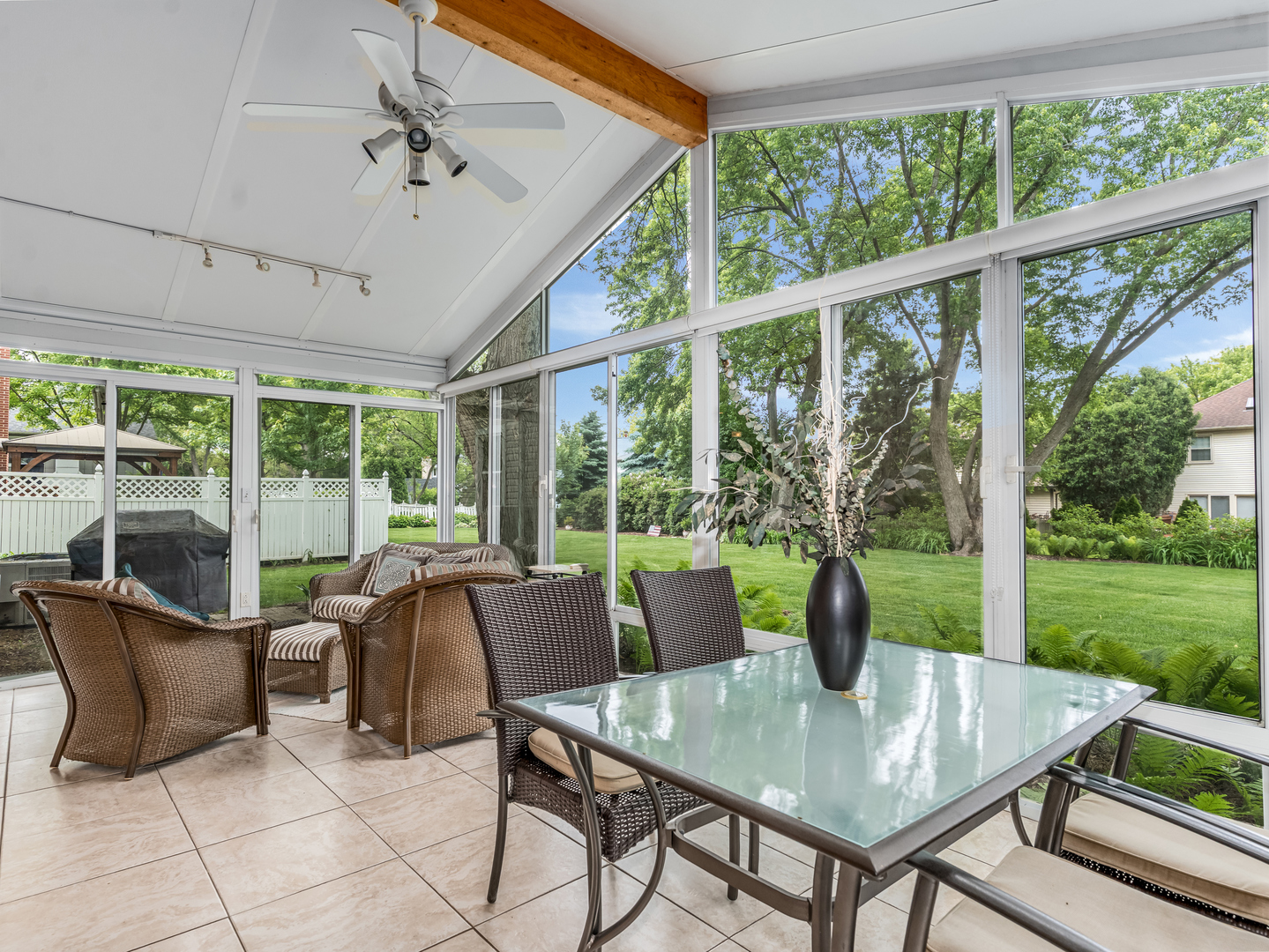 1813 Clyde Drive, Naperville, IL 60565