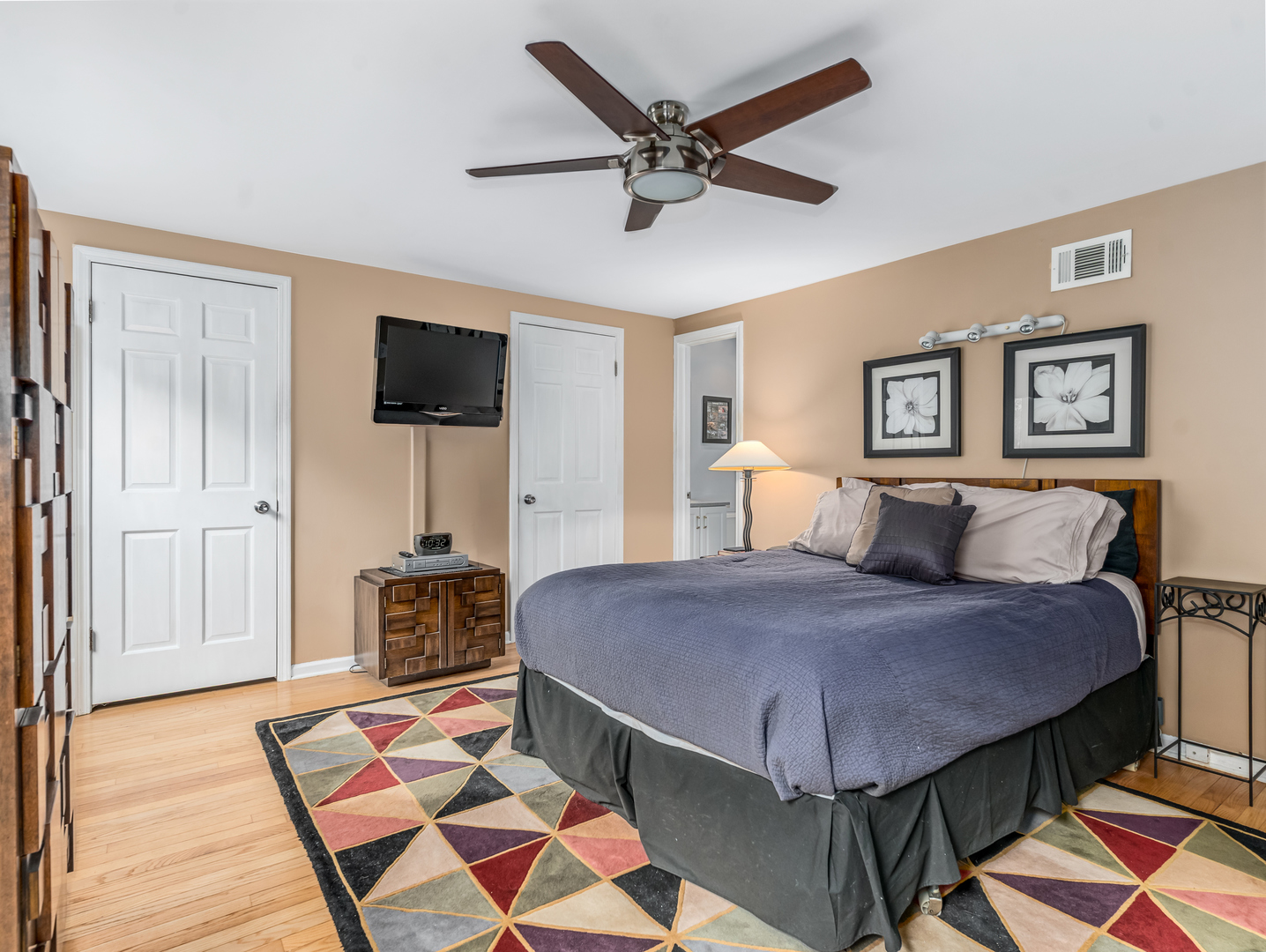 1813 Clyde Drive, Naperville, IL 60565