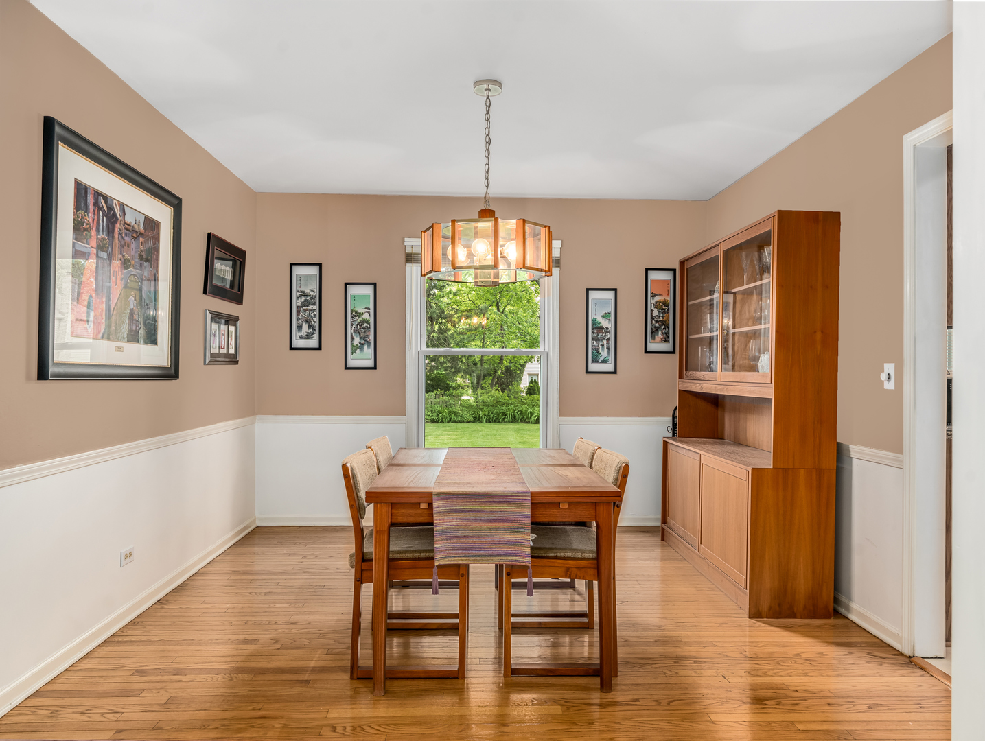 1813 Clyde Drive, Naperville, IL 60565