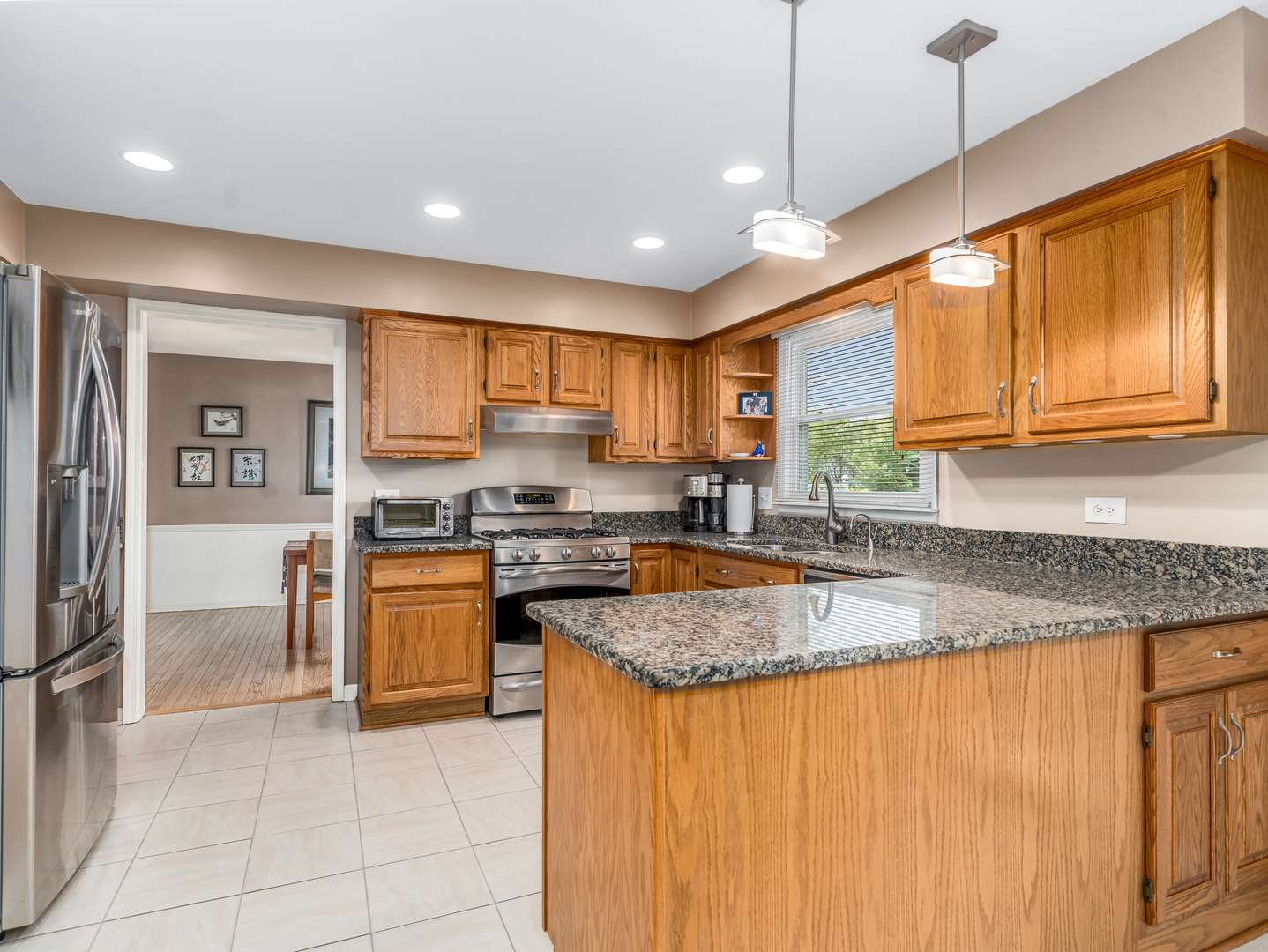 1813 Clyde Drive, Naperville, IL 60565