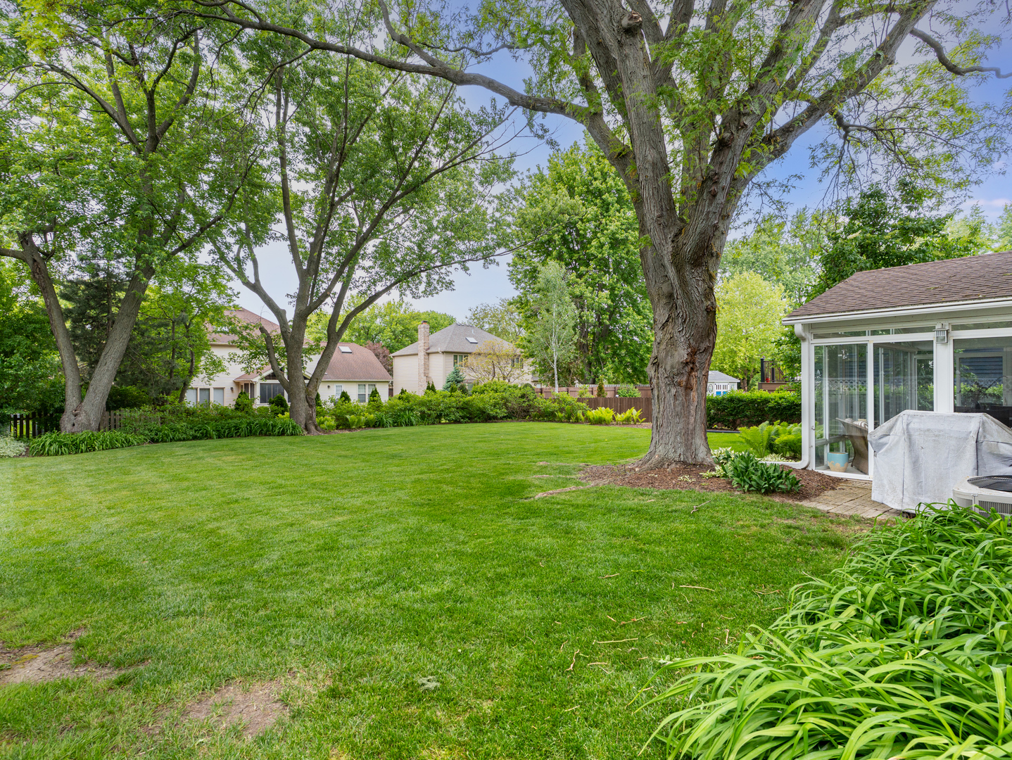 1813 Clyde Drive, Naperville, IL 60565