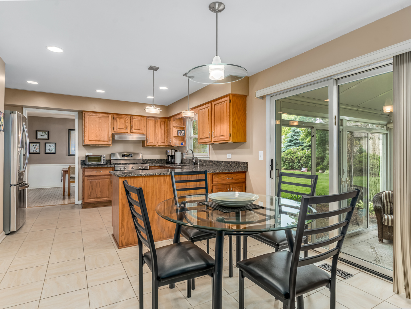 1813 Clyde Drive, Naperville, IL 60565