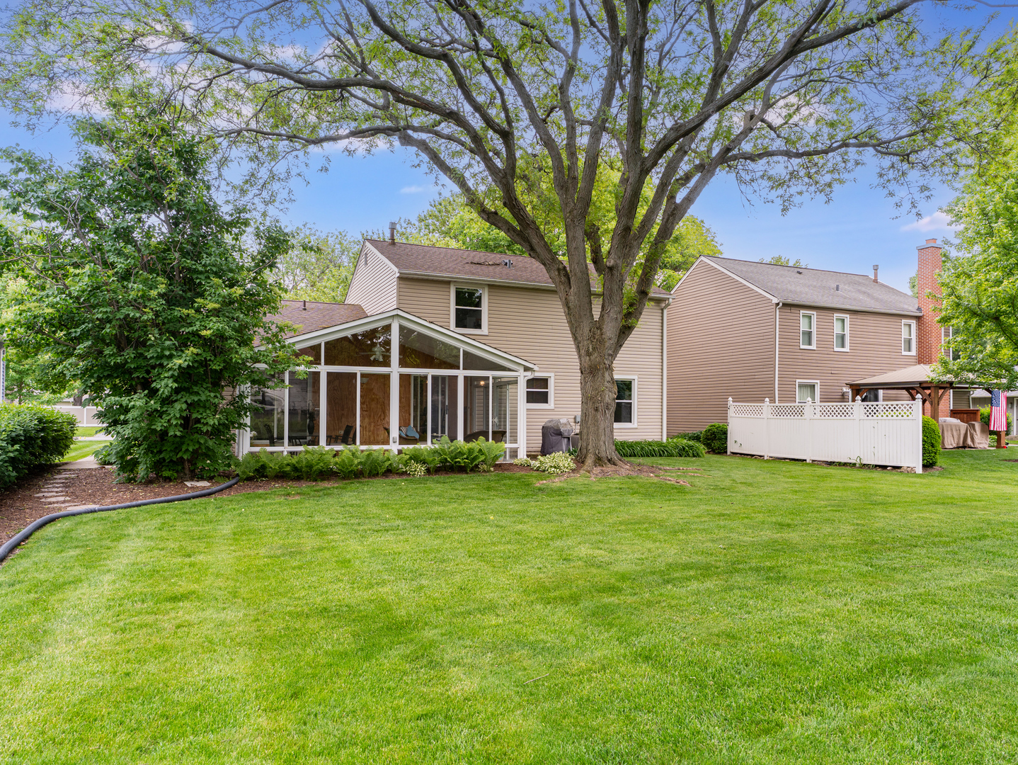 1813 Clyde Drive, Naperville, IL 60565
