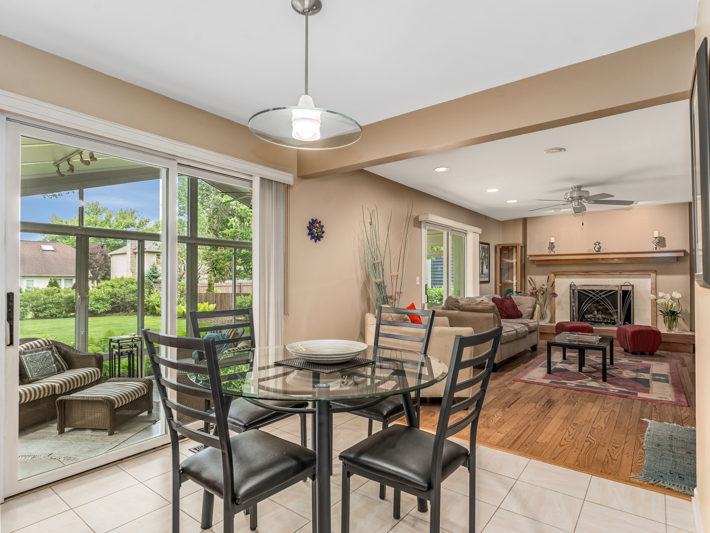 1813 Clyde Drive, Naperville, IL 60565