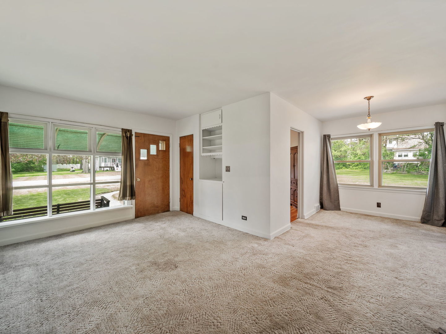 4N365 9th Avenue, Addison, IL 60101