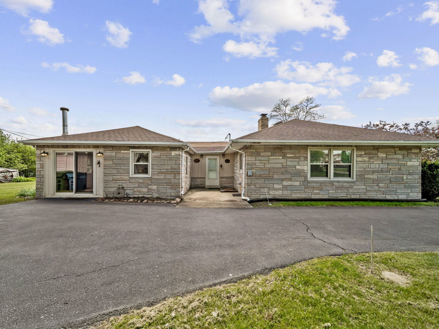 4N365 9th Avenue, Addison, IL 60101
