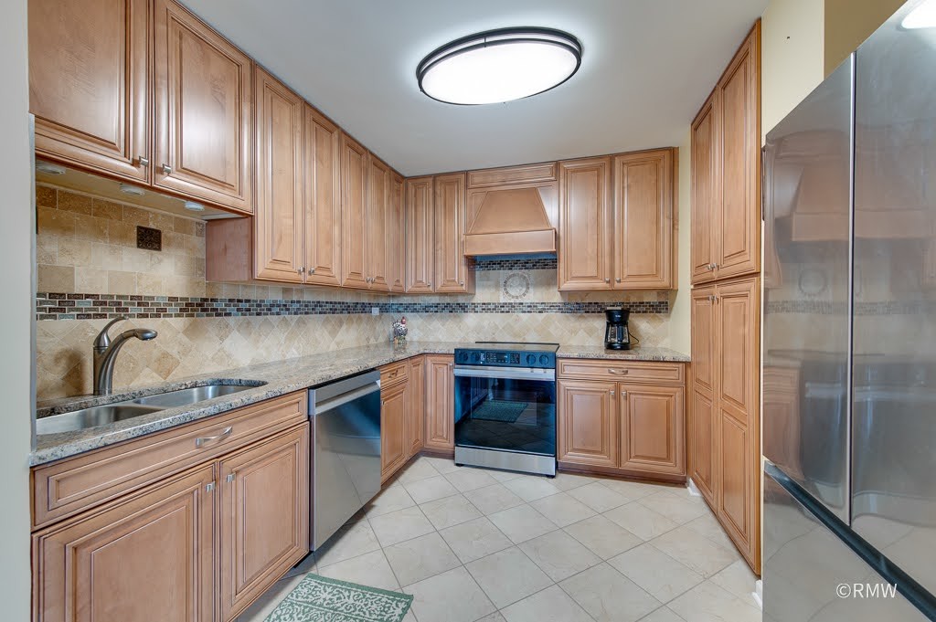 190 S WOOD DALE Road #507, Wood Dale, IL 60191
