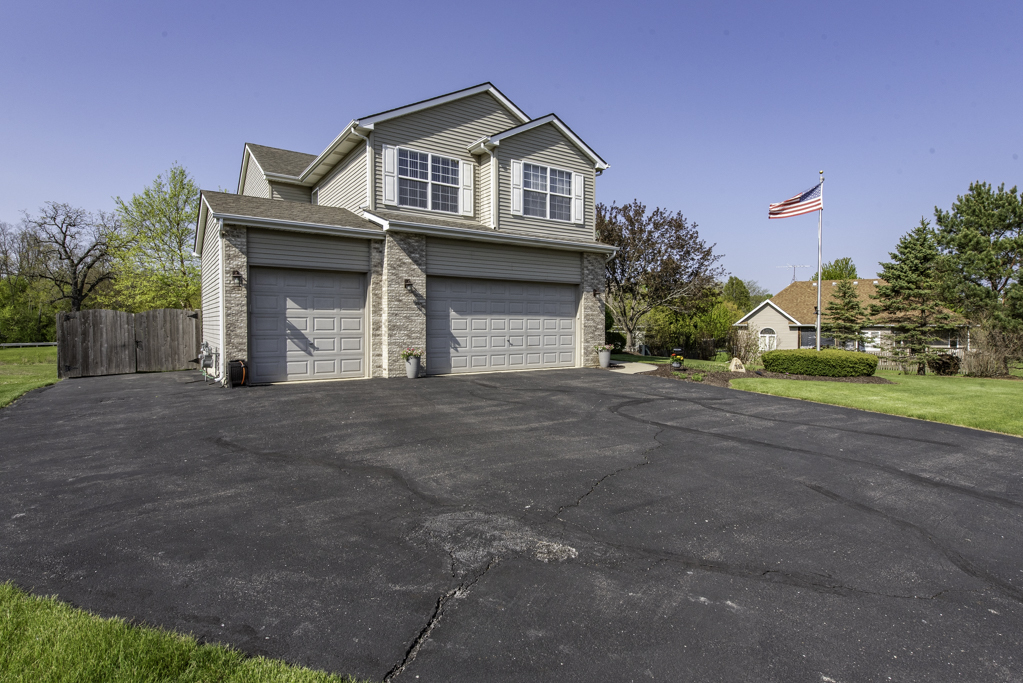 206 Chesapeake Bay, Winthrop Harbor, IL 60096