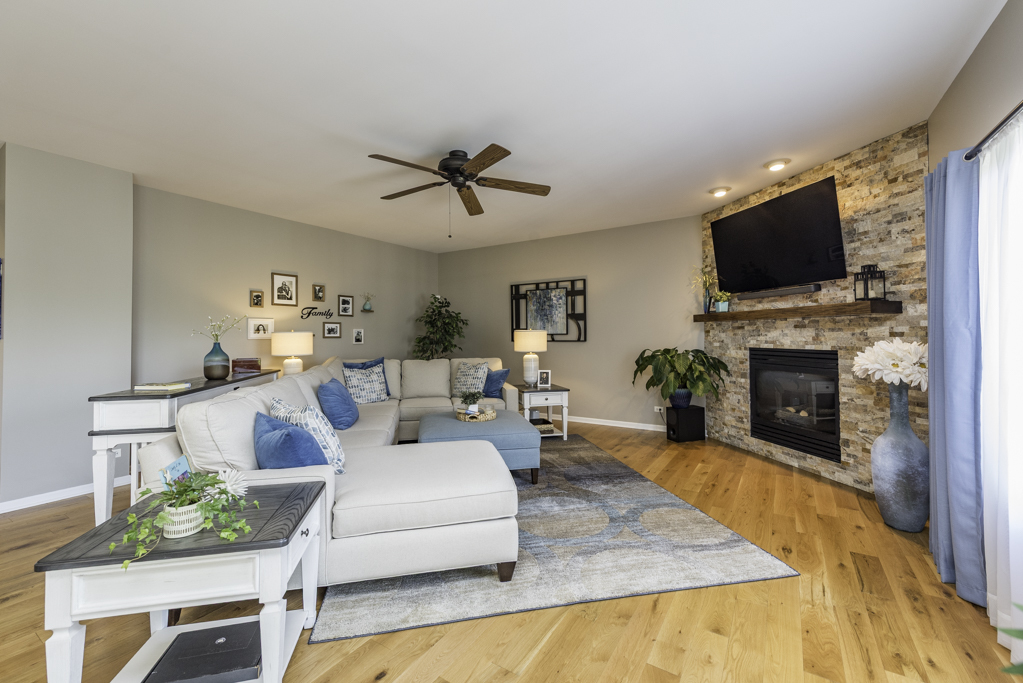 206 Chesapeake Bay, Winthrop Harbor, IL 60096