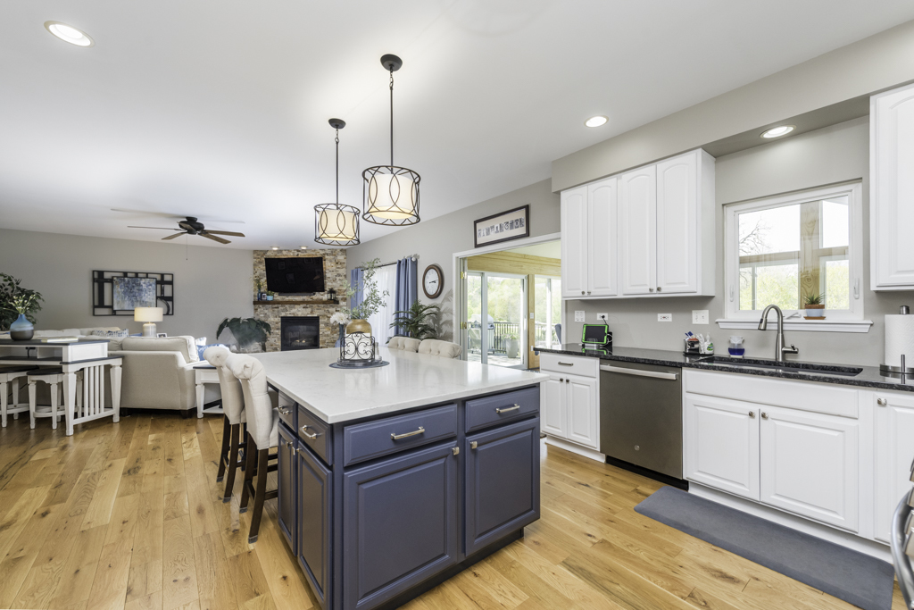 206 Chesapeake Bay, Winthrop Harbor, IL 60096