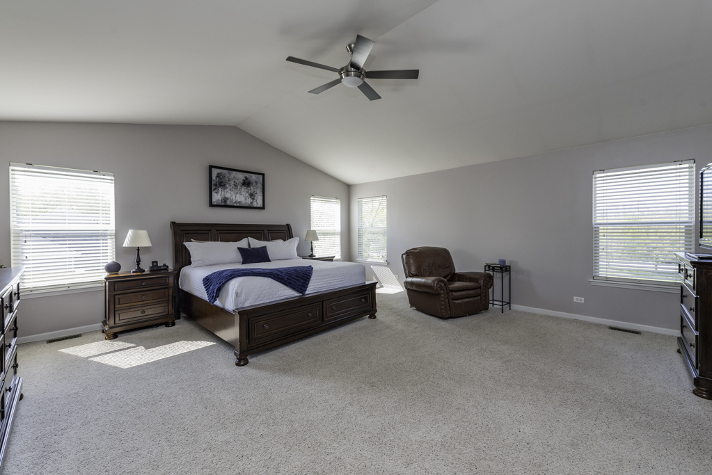 206 Chesapeake Bay, Winthrop Harbor, IL 60096