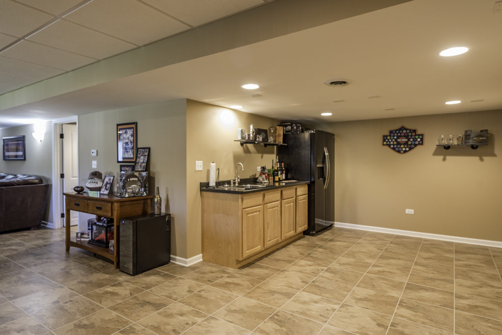 206 Chesapeake Bay, Winthrop Harbor, IL 60096