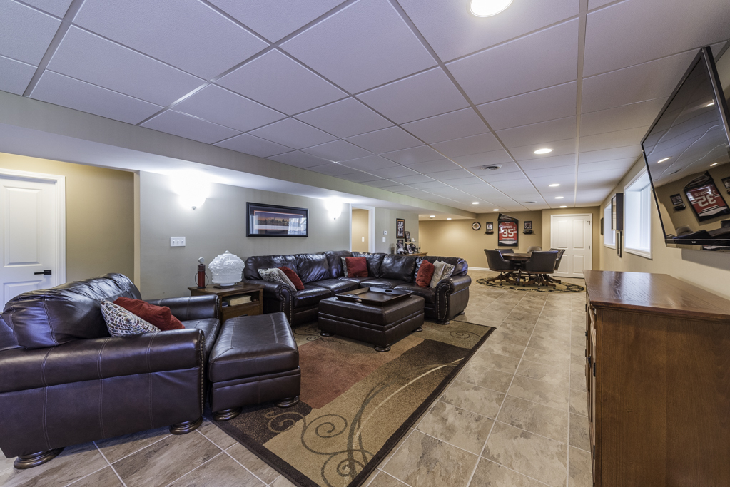 206 Chesapeake Bay, Winthrop Harbor, IL 60096