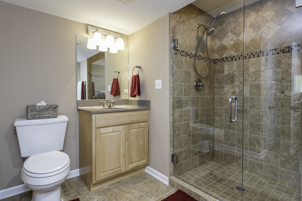 206 Chesapeake Bay, Winthrop Harbor, IL 60096