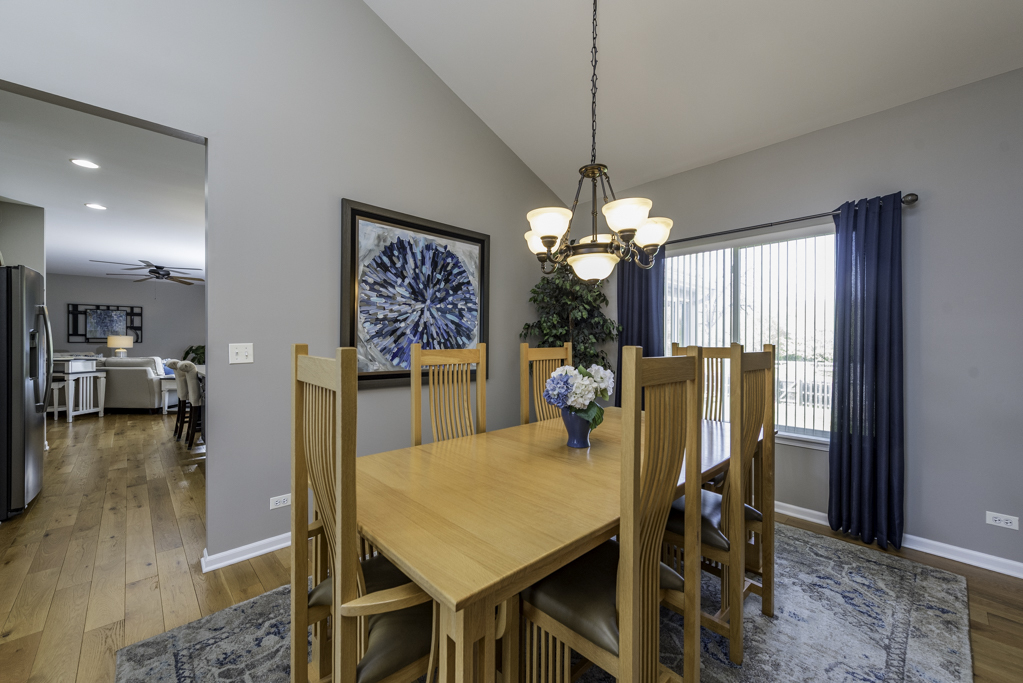 206 Chesapeake Bay, Winthrop Harbor, IL 60096