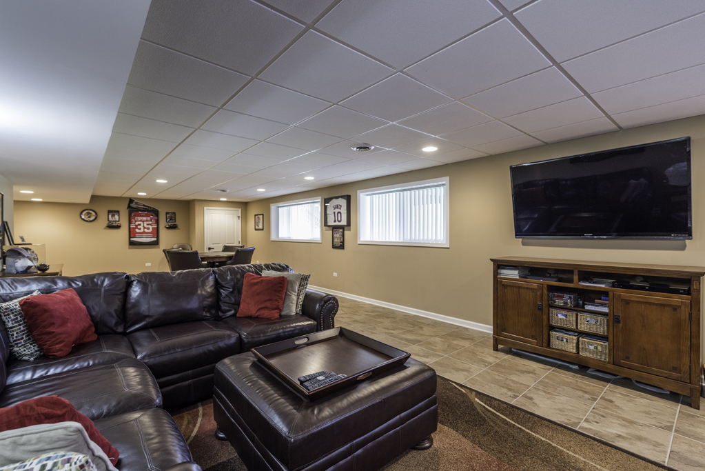 206 Chesapeake Bay, Winthrop Harbor, IL 60096